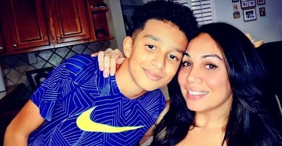 Mãe acusa IA de provocar morte do filho de 14 anos; processo revela conversas e fotos