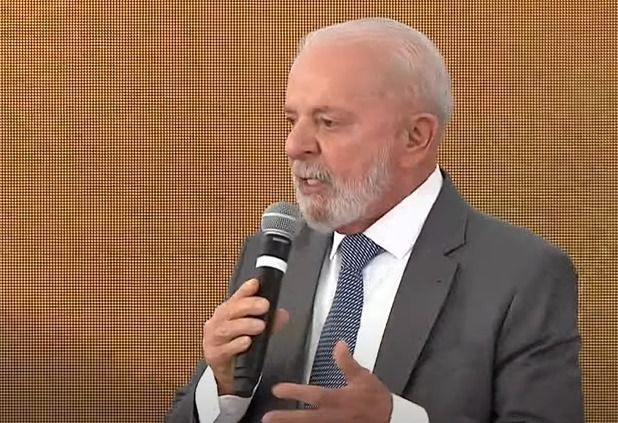 Em primeiro evento público após acidente, Lula participa da cerimônia de repactuação de Mariana