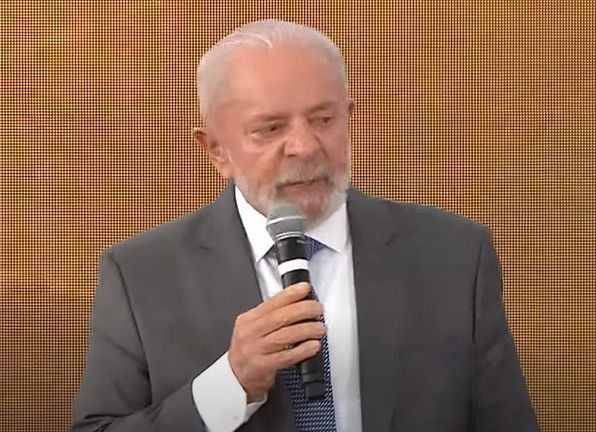‘Espero que tenham aprendido uma lição’, diz Lula à mineradoras sobre acordo de Mariana