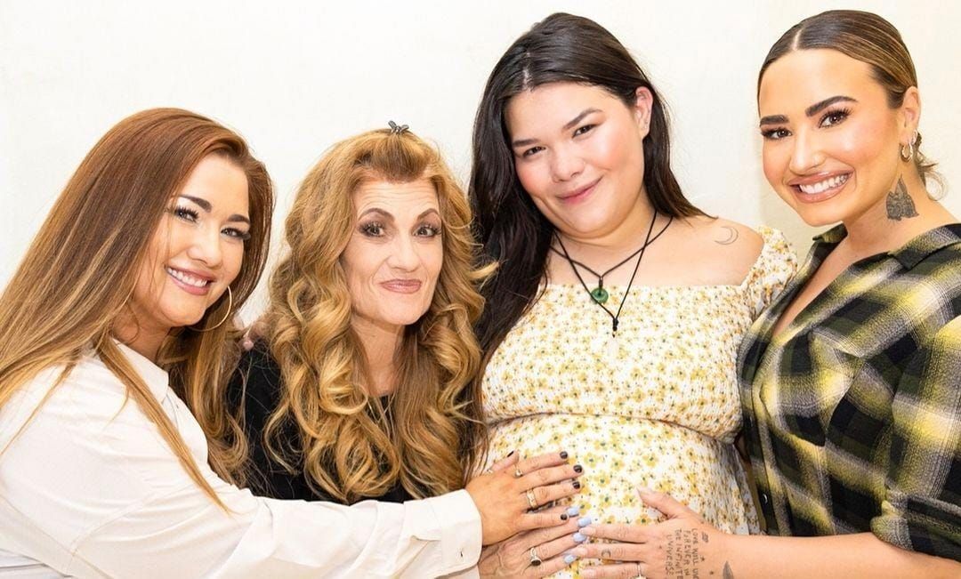 Demi Lovato lamenta a perda da sobrinha recém-nascida: 'Serei sua tia para sempre'