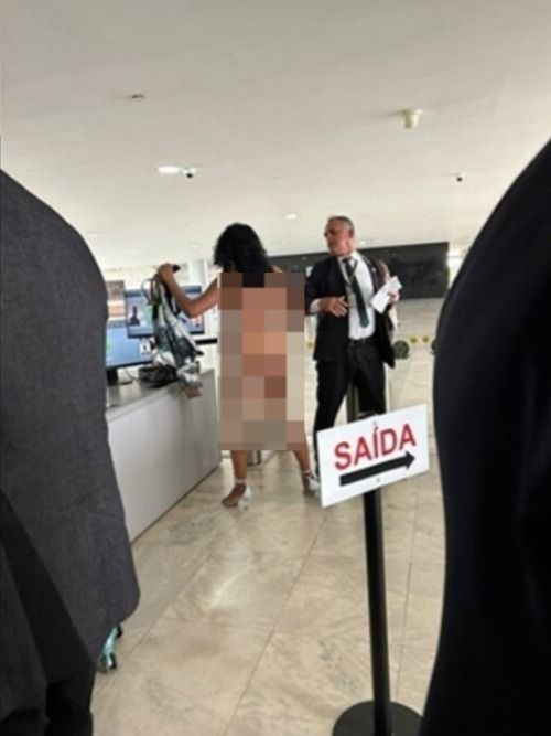 Mulher fica nua, pede reunião com Lula e precisa ser atendida por médicos no Palácio do Planalto