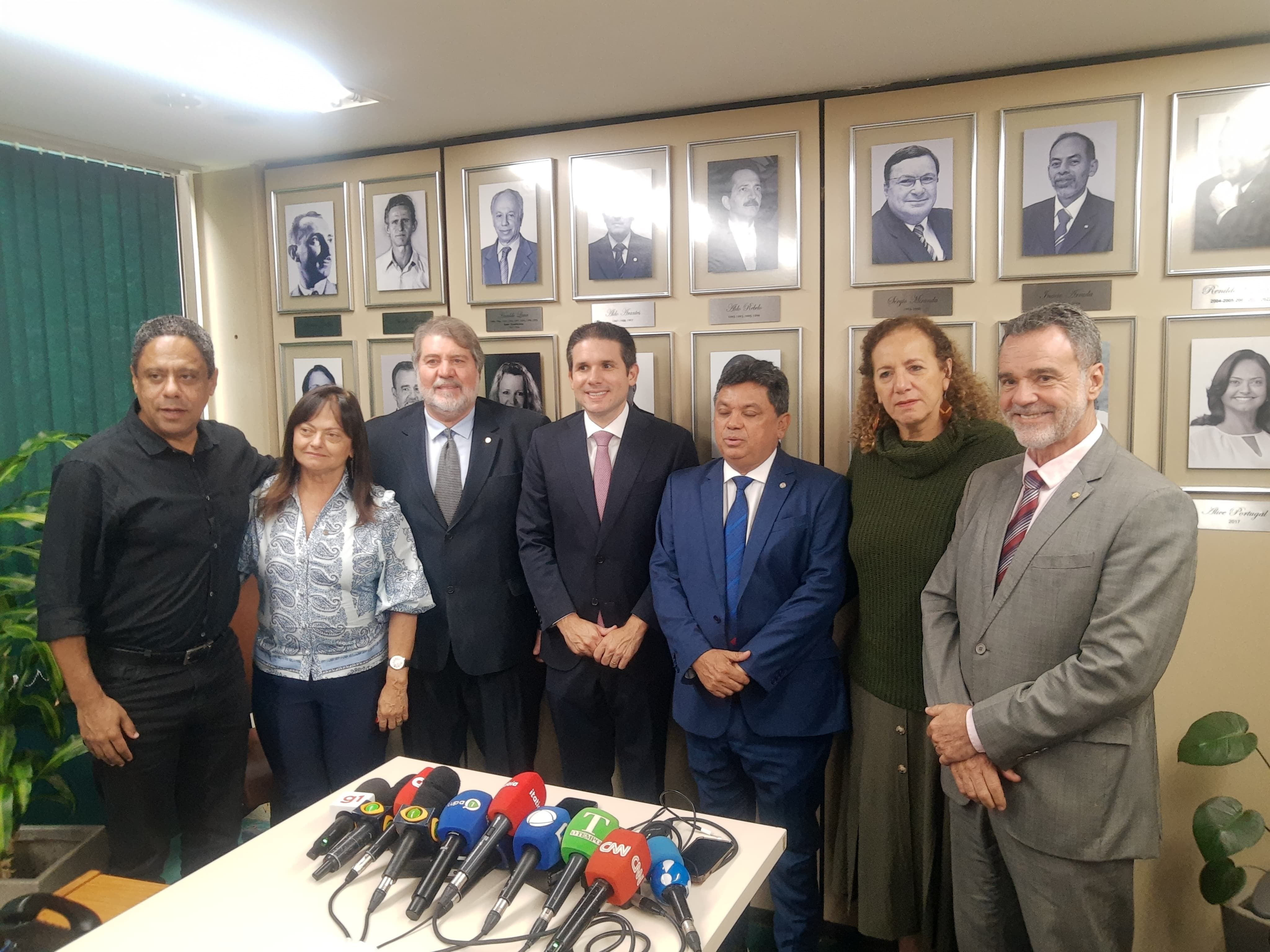PCdoB fecha apoio a Hugo Motta para presidência da Câmara dos deputados
