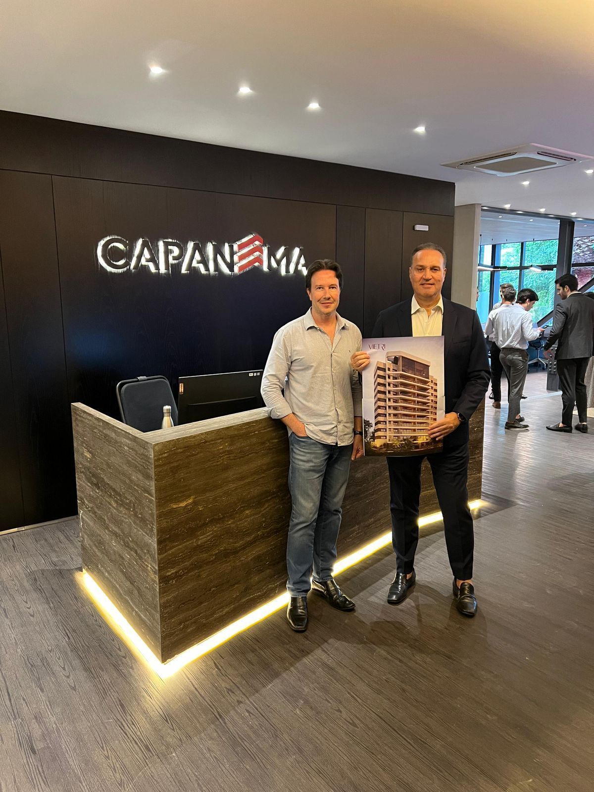 Capanema convida Pitchon Imóveis e equipe para conhecerem nova sede