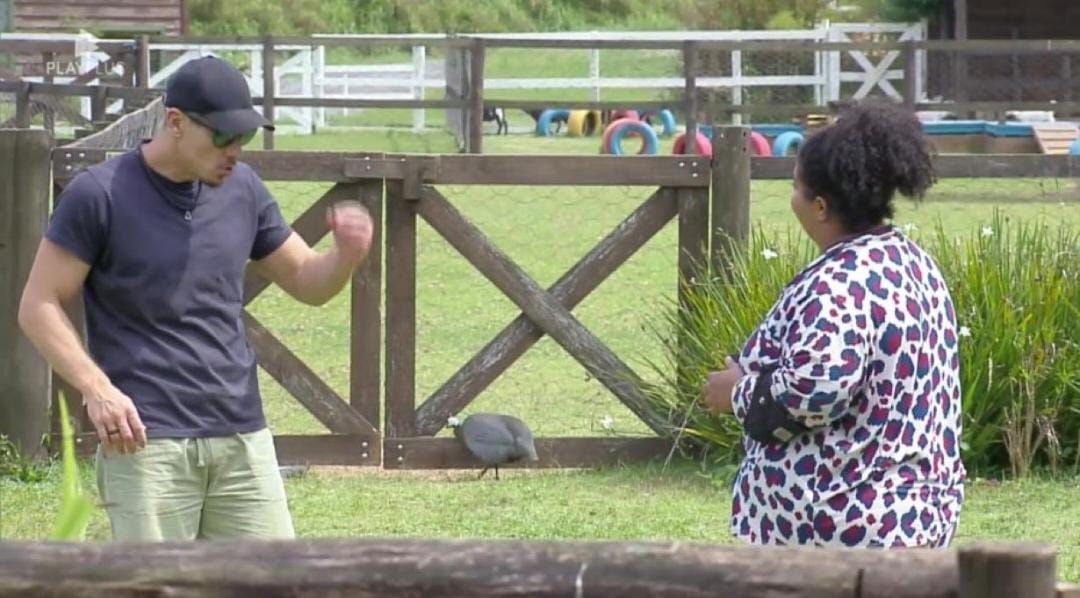 A Fazenda 16: ex-aliados, Sacha e Flora brigam feio: 'Você tem medo da Roça'