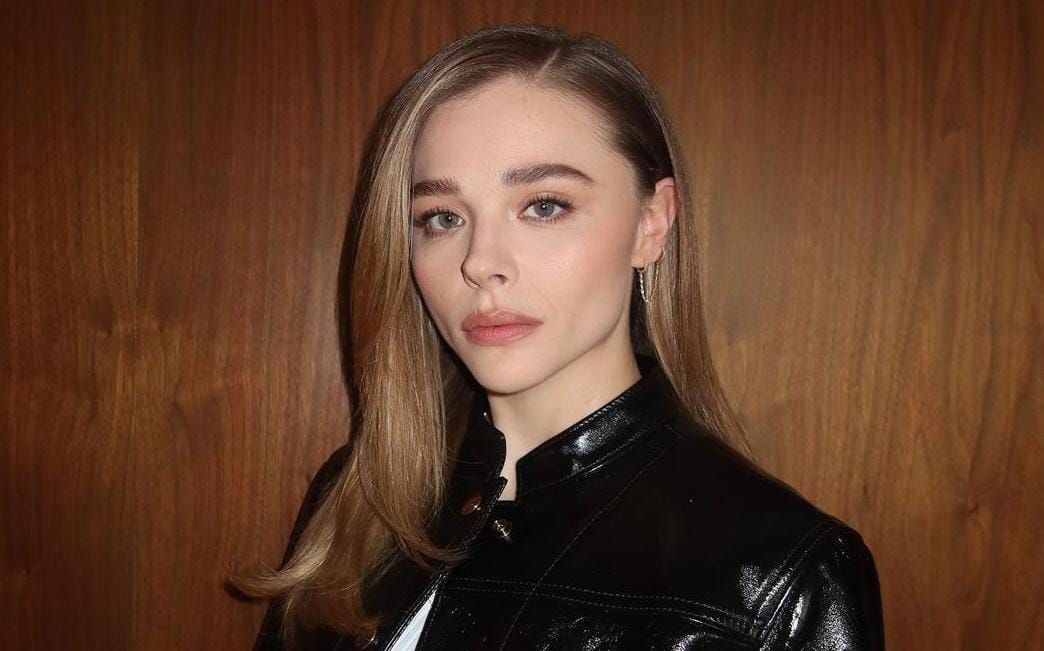 Chloë Moretz assume ser lésbica ao declarar voto nas eleições dos EUA