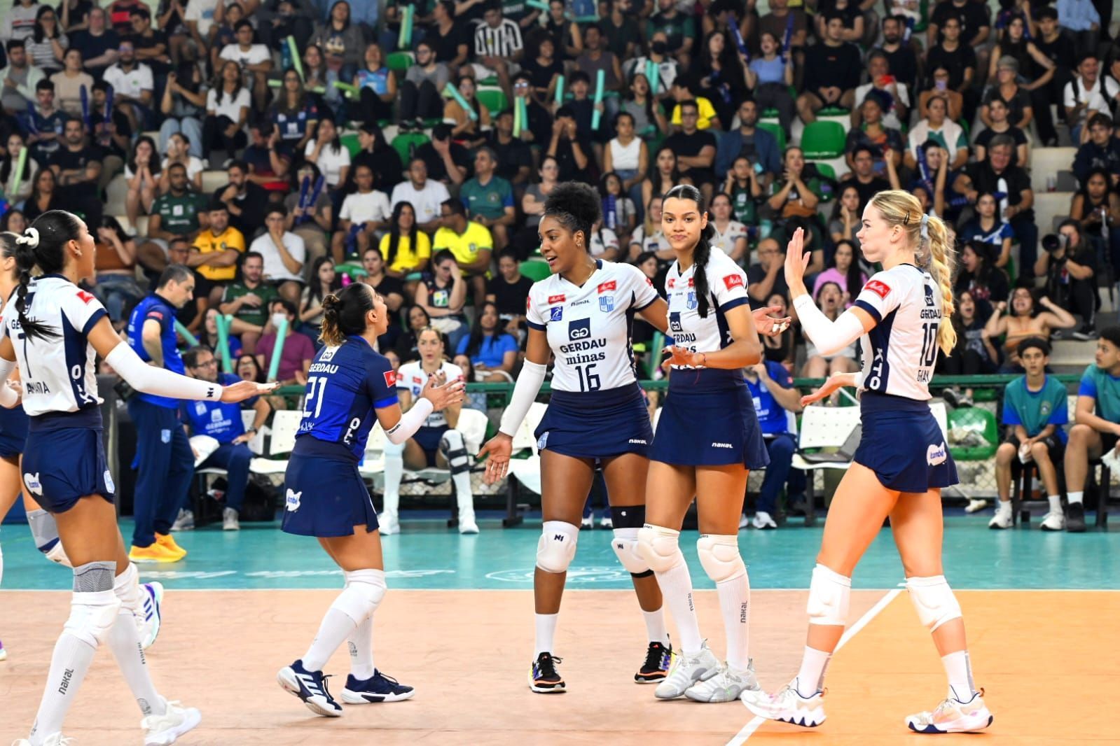 Vôlei: Gerdau Minas supera Brasília Vôlei e sobe na tabela da Superliga