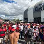 Torcida do Flamengo relata dificuldade no acesso à Arena MRV, que se posiciona