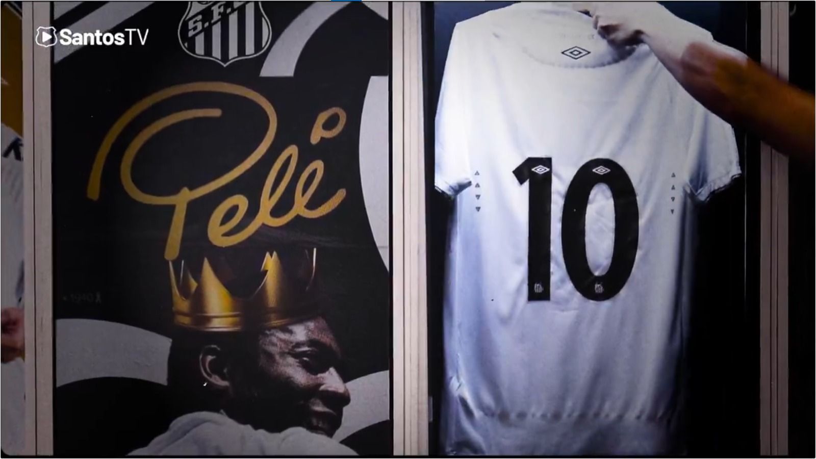 'A 10 voltou': ao som de Racionais, Santos celebra volta à Série A do Brasileirão