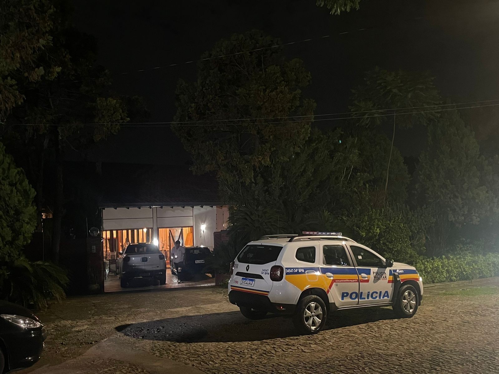 Ladrões invadem mansão na Pampulha e roubam R$ 300 mil em joias e 3 armas de fogo