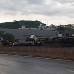 Acidente entre caminhão e carreta complica o trânsito no Anel Rodoviário de BH