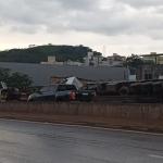 Acidente entre caminhão e carreta complica o trânsito no Anel Rodoviário de BH