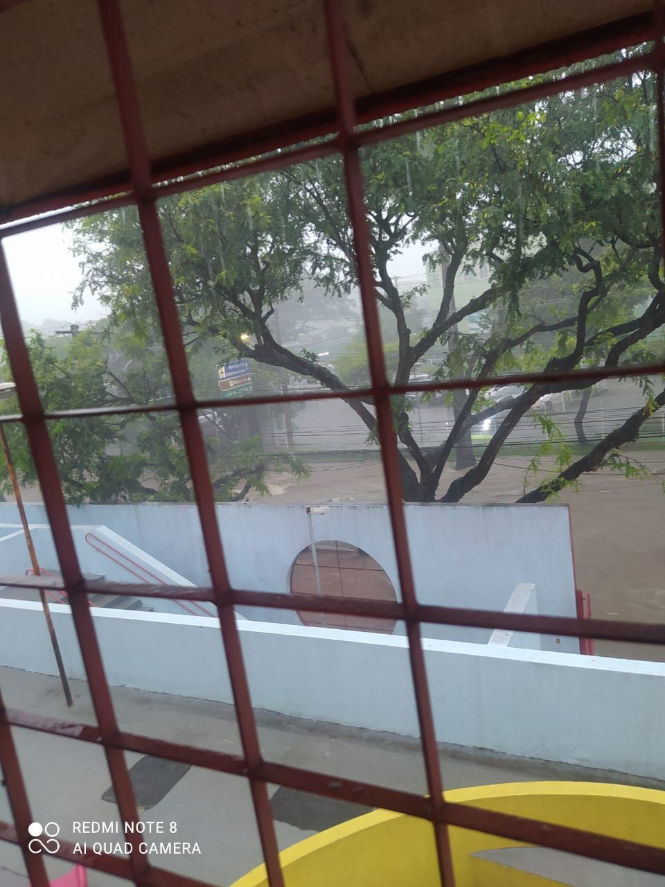 Defesa Civil emite alerta para risco de inundação em Venda Nova, devido forte chuva em BH