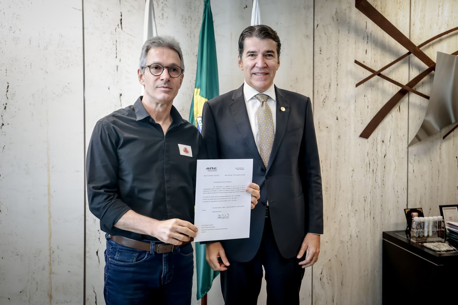 Jarbas Soares entrega lista-tríplice para procurador-geral de MG a Romeu Zema