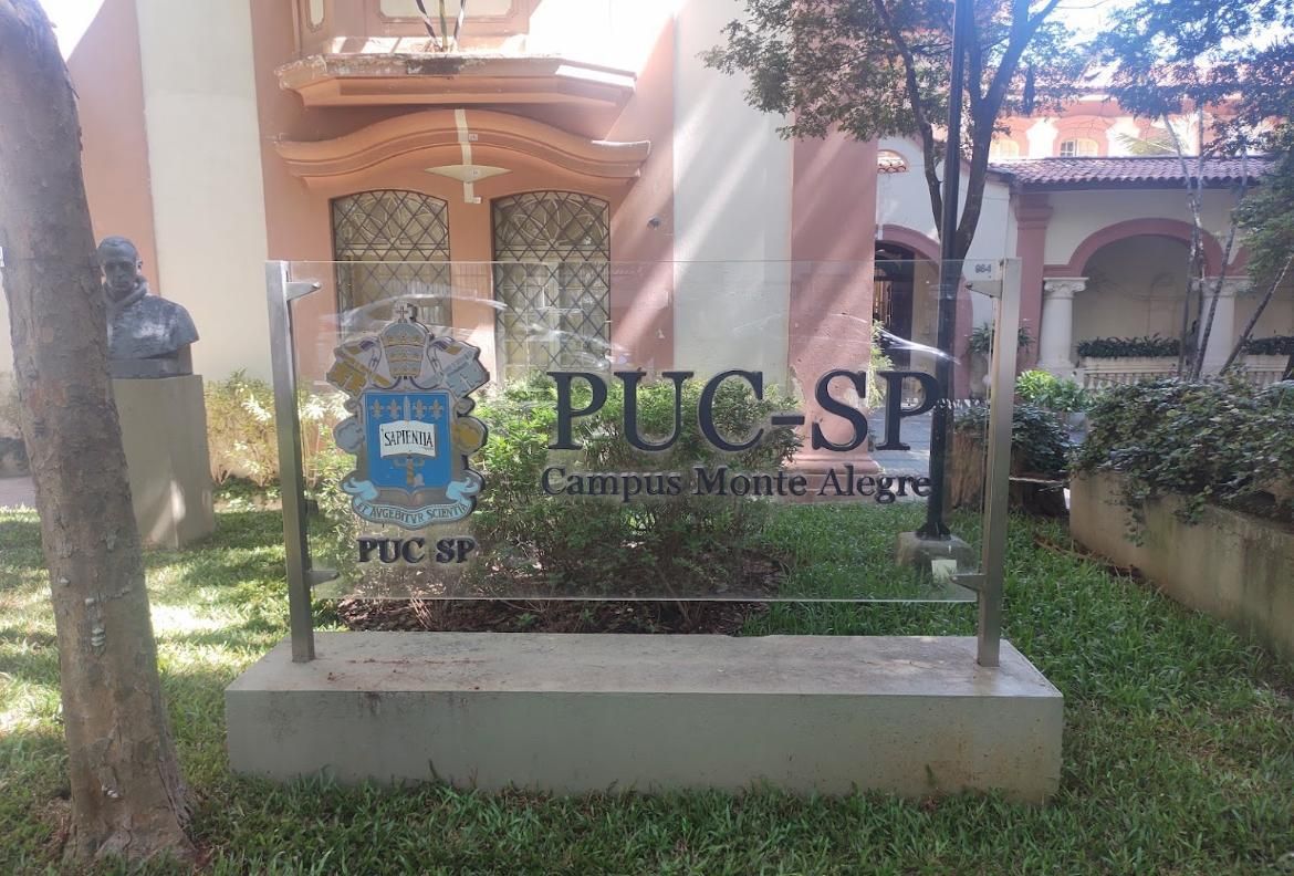 Quatro estudantes da PUC são demitidos após falas racistas nos jogos universitários em SP