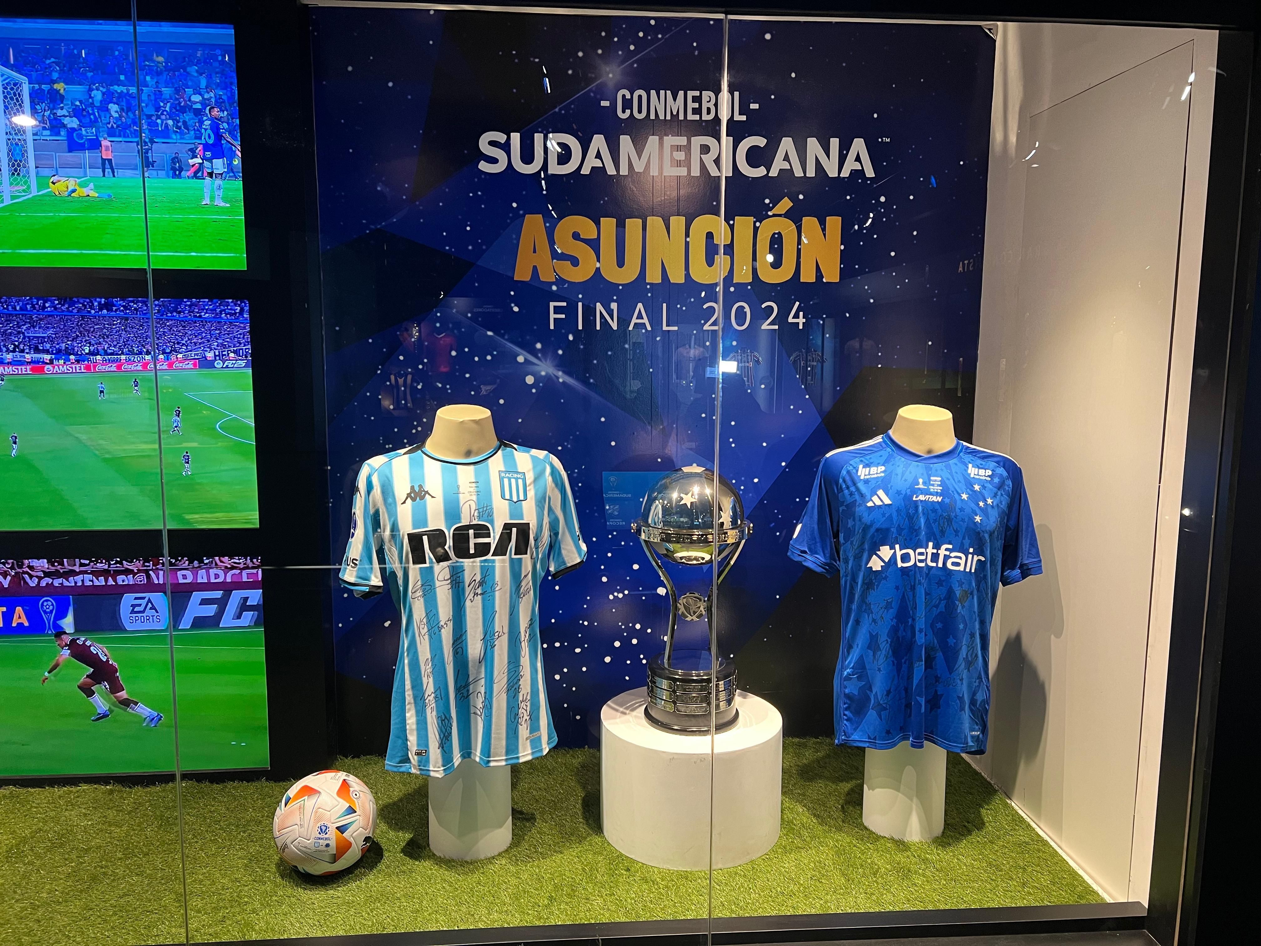 Sul-Americana: em clima de final, museu da Conmebol exibe camisas de Racing e Cruzeiro