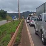 Acidente na rodovia Fernão Dias gera mais de 28km de engarrafamento e seis horas de trânsito lento em Igarapé