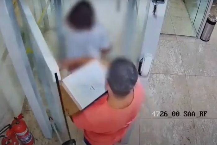 Funcionário preso por furtar R$ 1,5 milhão em banco levou valor em caixa de papelão