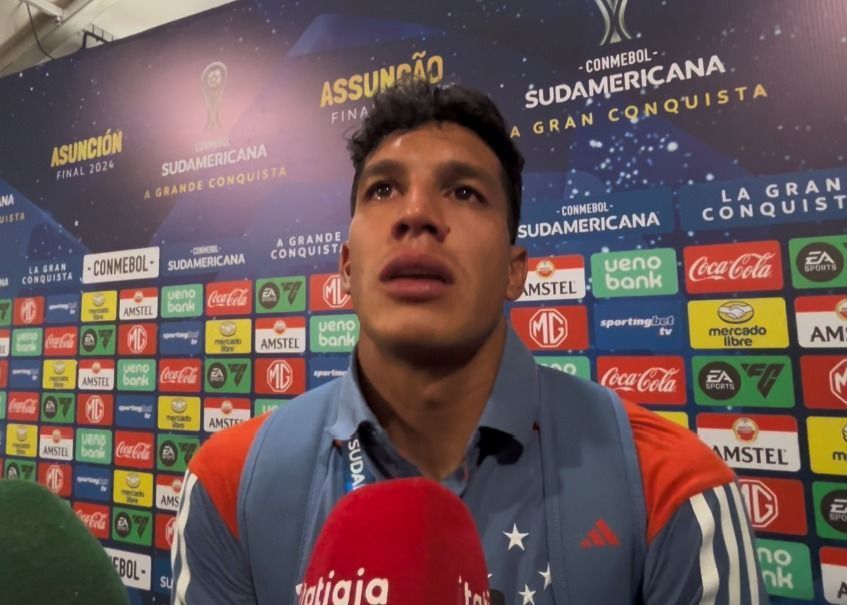 Aos prantos, capitão do Cruzeiro desabafa após derrota na final da Sul-Americana