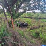 Mulher morre e duas pessoas ficam em estado grave após carro capotar em MG