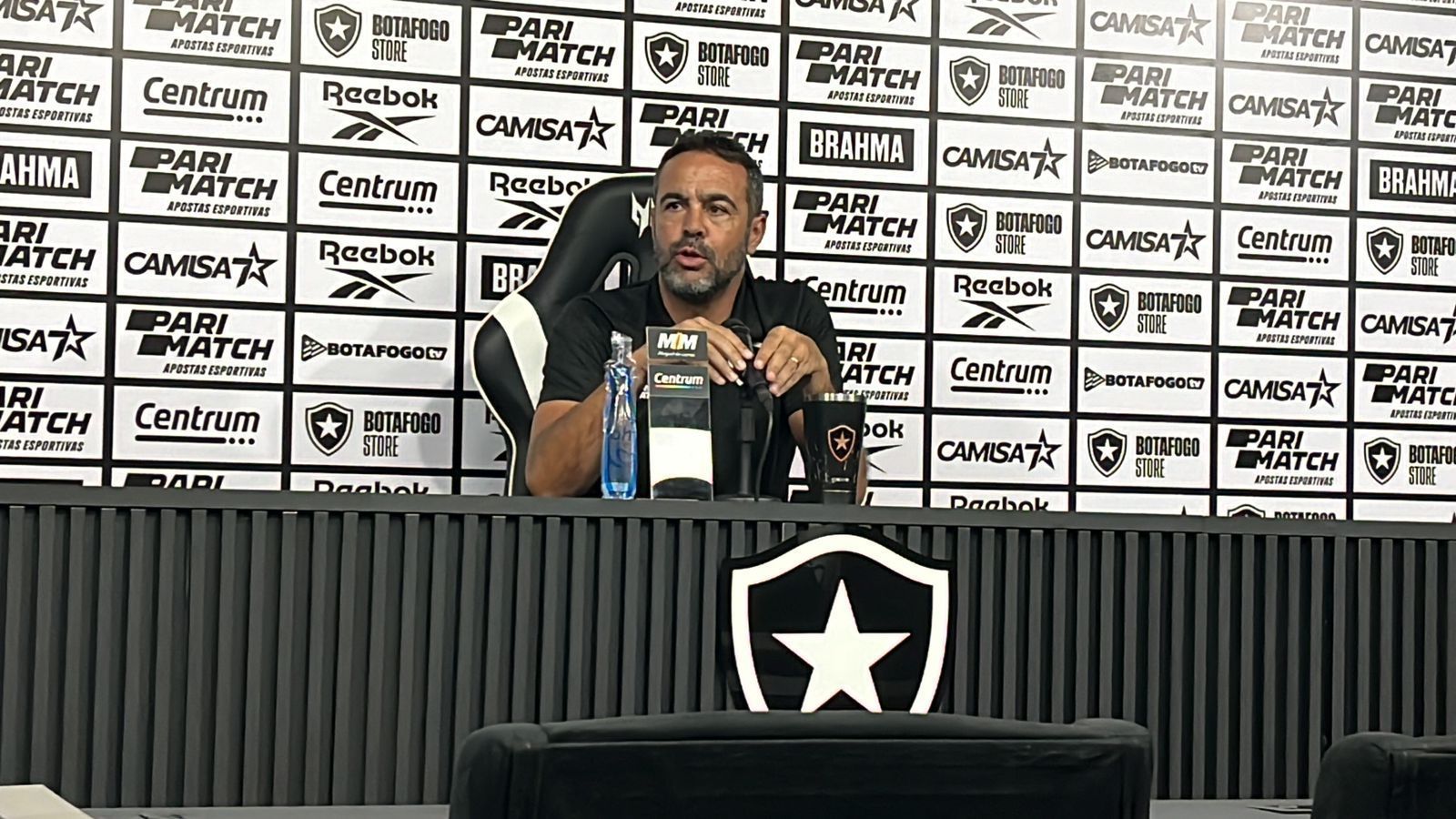 Artur Jorge garante 'mental e físico' forte do Botafogo na Libertadores e no Brasileirão