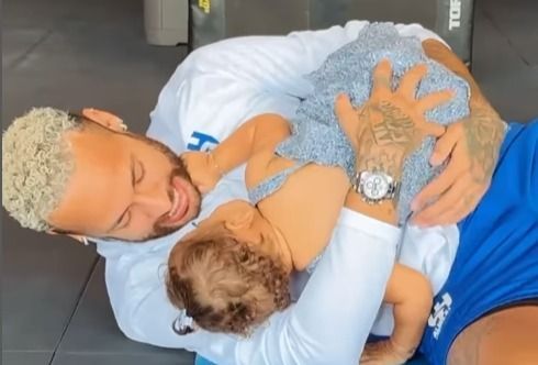 Neymar encanta internet e mostra treino no Al-Hilal acompanhado de Mavie