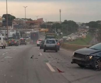 Imagens do acidente no Anel Rodoviário em BH nesta sexta-feira (29)