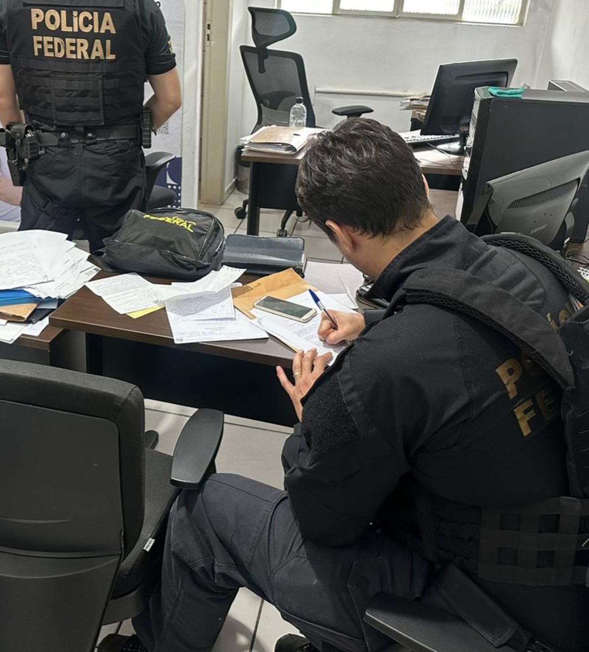 Gabinete de vereador do Partido Novo é alvo de operação da Polícia Federal em Timóteo