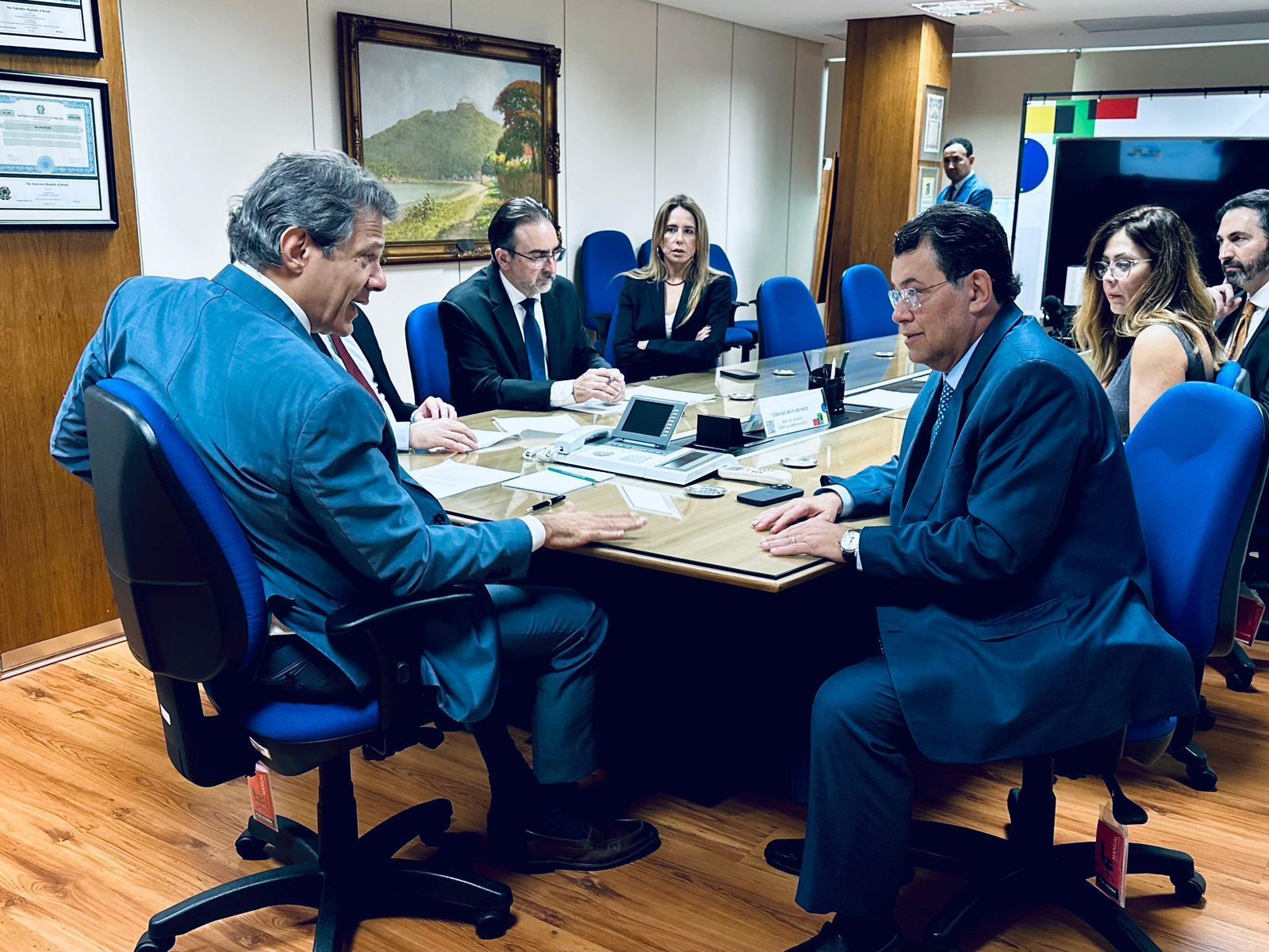 Relatório da regulamentação da tributária deve ser entregue nesta quarta (4), diz relator