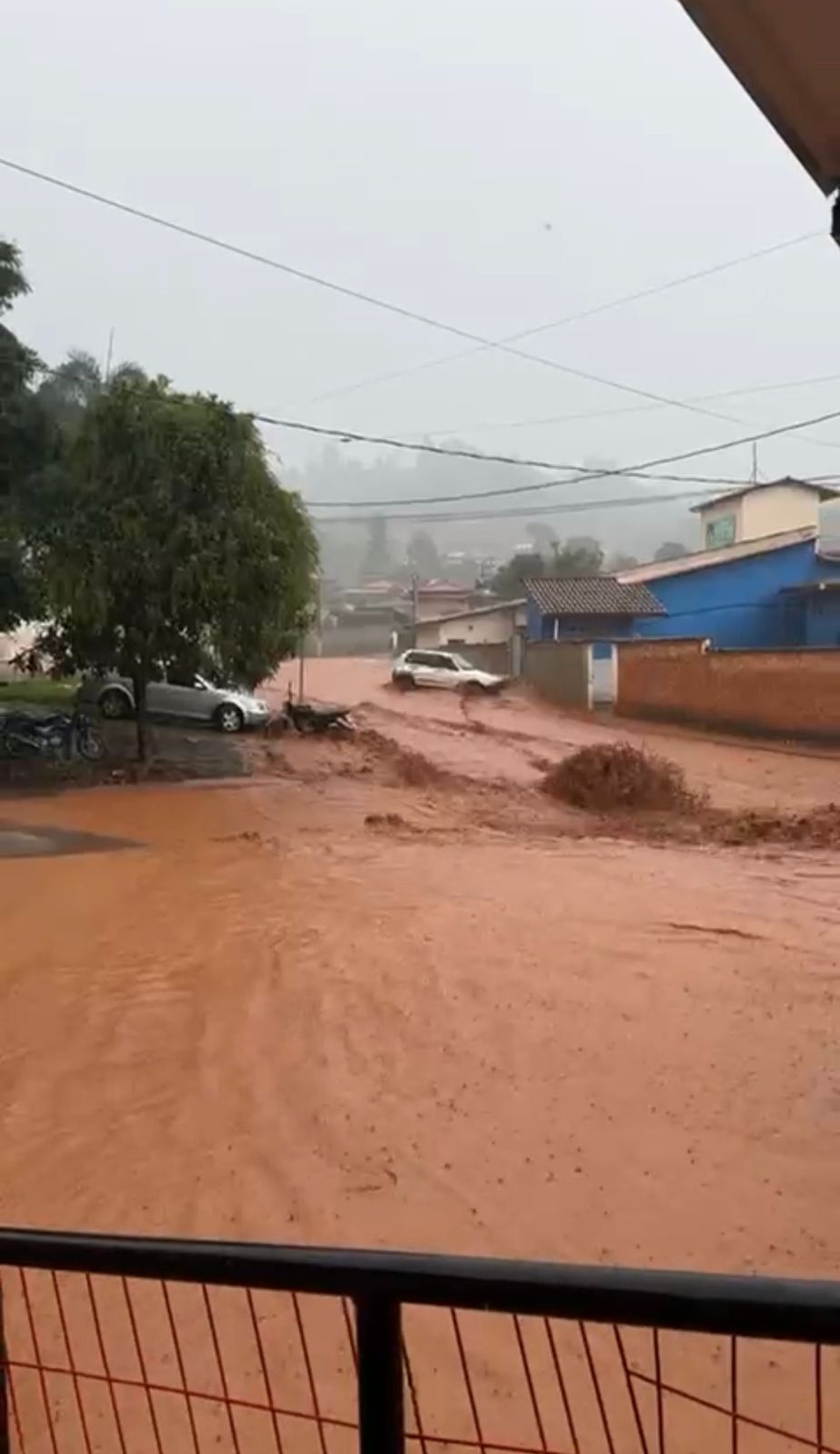 Temporal provoca alagamento em escola de Ouro Branco; Defesa Civil esclarece situação