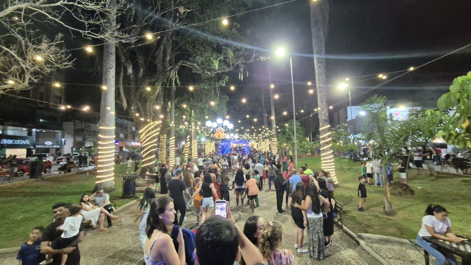 Festividades natalinas movimentam cidades do Sul de Minas