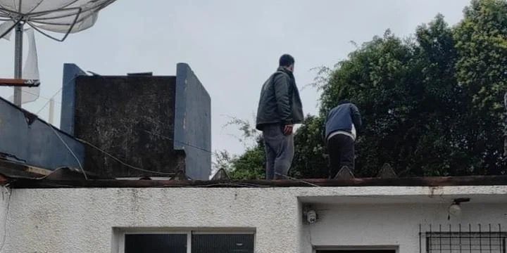 Cidades do RS registram quedas de árvores e casas destelhadas devido a forte chuva nesta sexta (6)