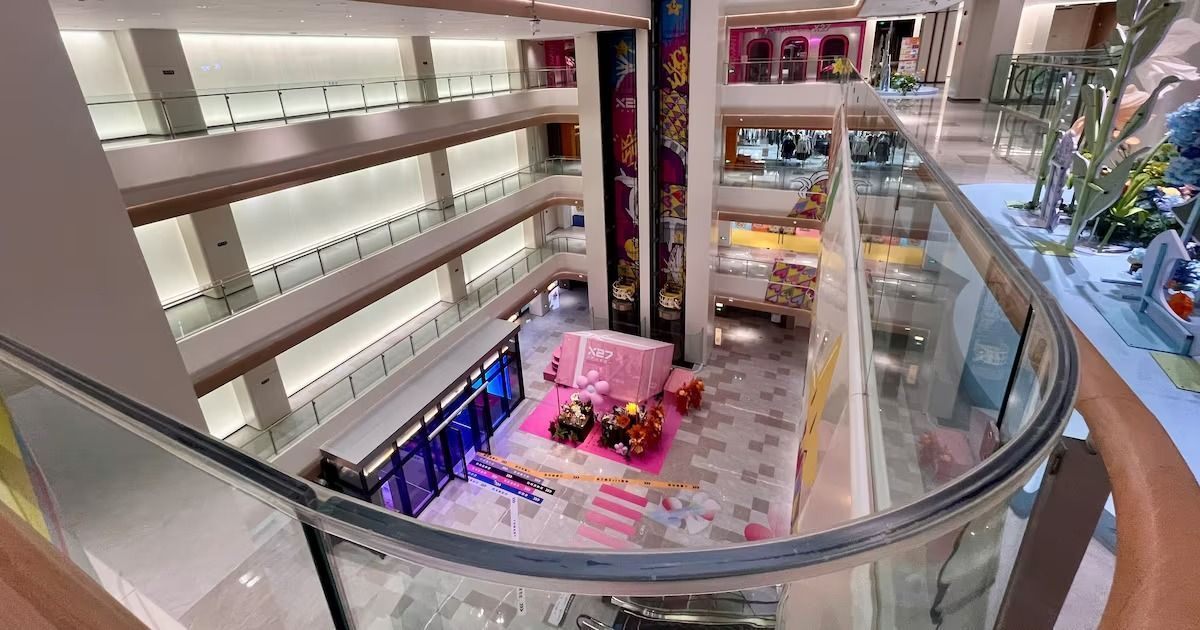 Conheça o shopping 'fantasma' de sete andares e centenas de lojas que fatura bilhões na China