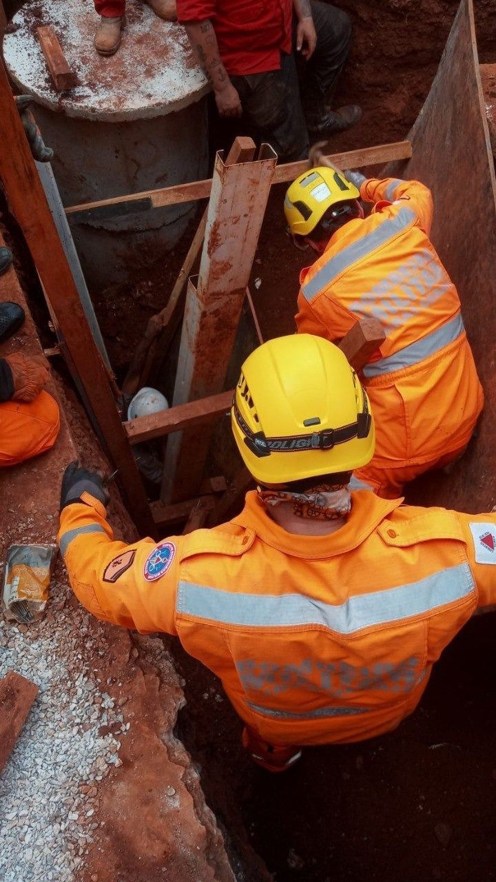Trabalhador é soterrado em obra no Hospital da Baleia, em BH