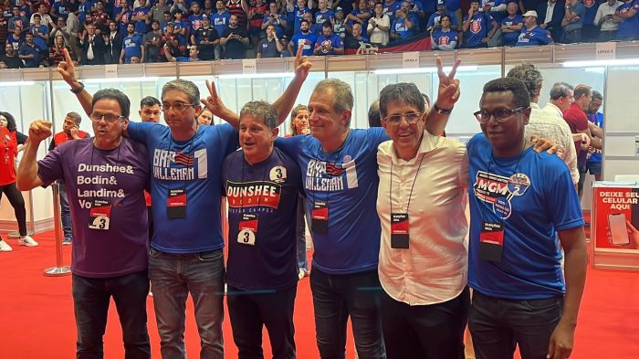 Candidatos à presidência do Flamengo posam juntos após eleição