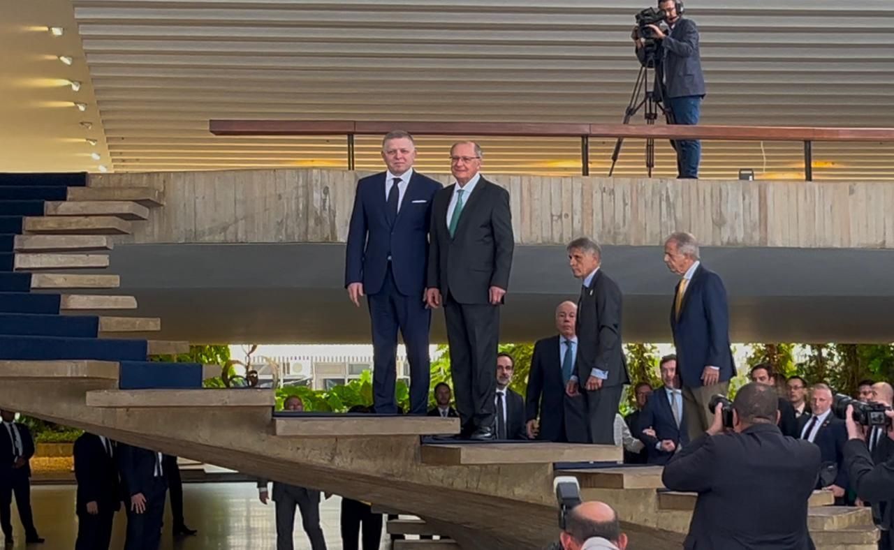 Com Lula internado, Alckmin recebe o primeiro-ministro da Eslováquia em Brasília