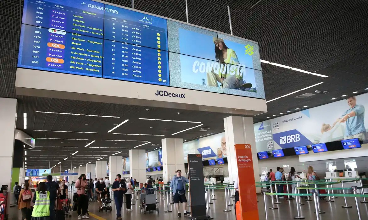 Passagens aéreas pressionam preços e inflação sobe em Belo Horizonte