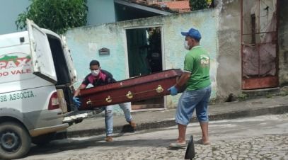 Família se recusa a enterrar mulher em Minas por crer que ela era 'noiva de Jesus'