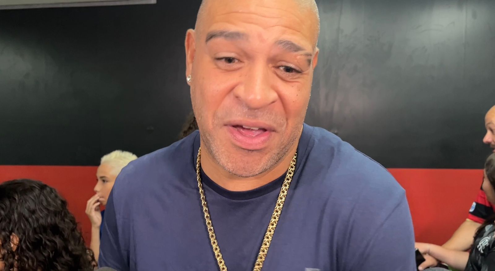 Adriano Imperador se emociona com despedida no Maracanã: 'Pessoal veio pelo Didico'