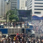 Avenida Paulista tem manifestação contra a escala de trabalho de 6×1