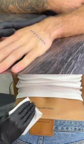 Juliette e Kaique fazem tatuagem de casal