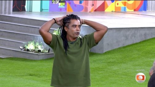 Diogo Almeida atende o Big Fone