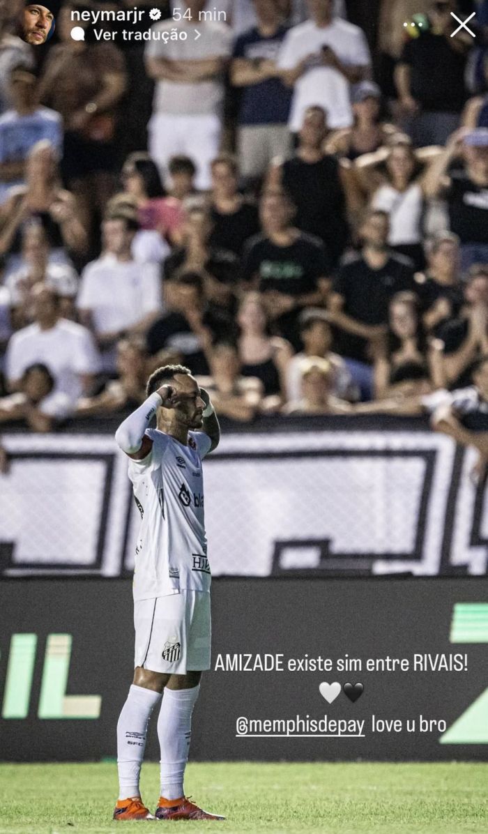Neymar fez a comemoração de Memphis Depay neste domingo (23)