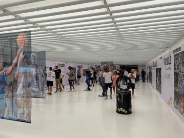 Veja fotos da exposição Fundamentos do Basquete