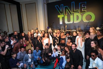 Elenco de 'Vale Tudo' se reúne em festa de lançamento do remake