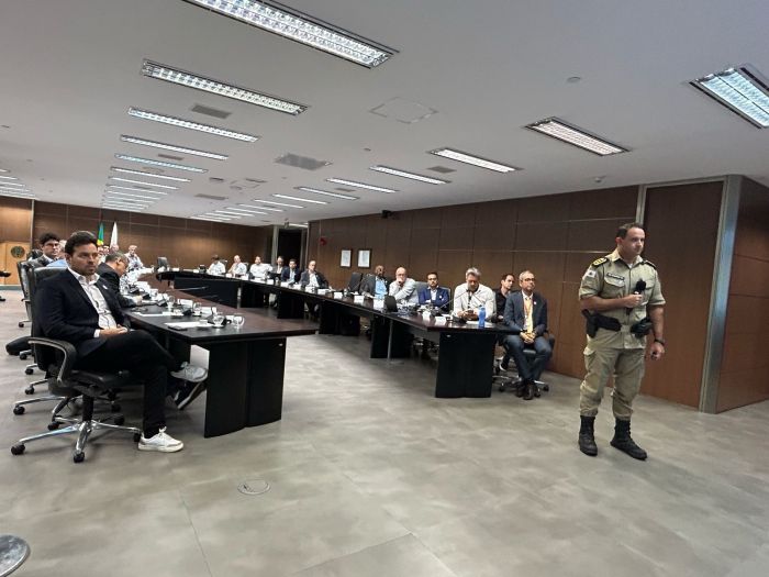 Reunião contou com a presença de representantes dos clubes mineiros, membros da FMF, OAB, CBF, Polícia Militar e Governo de Minas