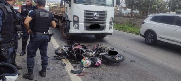 Dupla é presa ao fugir de guardas e causar acidente na av. Cristiano Machado, em BH