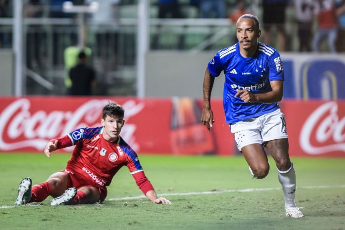 Matheus Pereira na vitória do Cruzeiro sobre o Unión La Calera-CHI, em 2024