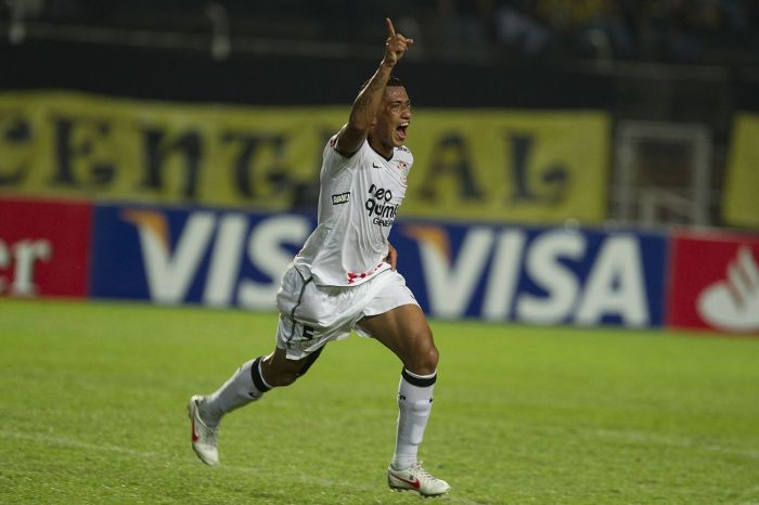 Ralf em ação pelo Corinthians em 2011