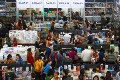Primeiro dia da Bienal Mineira do Livro levou multidão de leitores ao Centerminas Expo, em Belo Horizonte