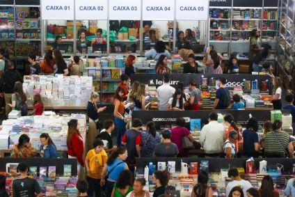 Primeiro dia da Bienal Mineira do Livro levou multidão de leitores ao Centerminas Expo, em Belo Horizonte